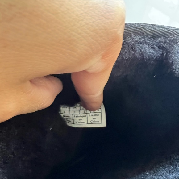 Black UGGS - Picture 6 of 7